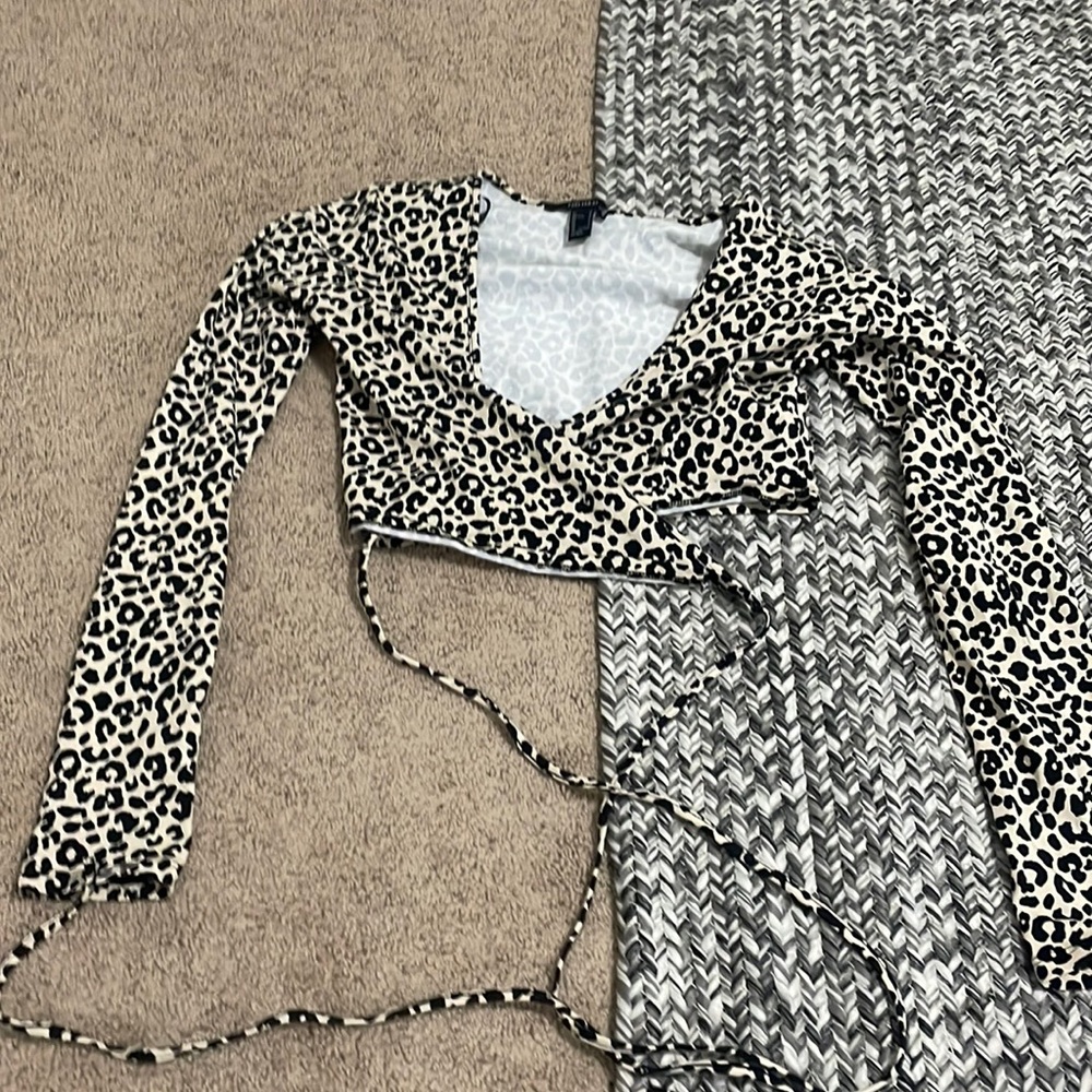 Forever 21 cheetah print cross tight long sleeve crop top.